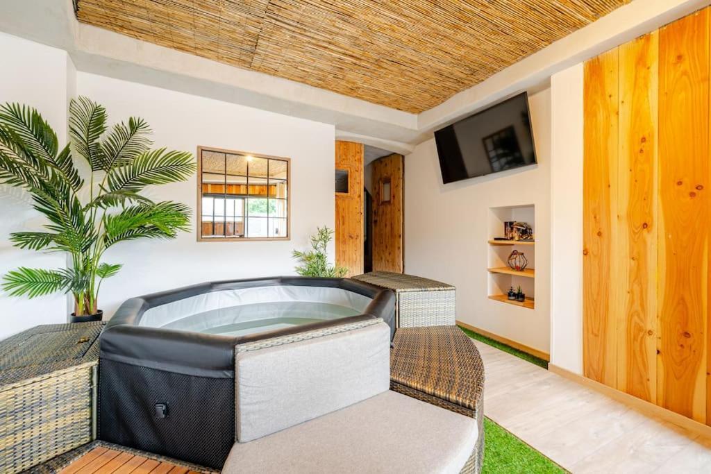 Nuit Romantique Avec Spa Privatif Meilhaud Exterior foto